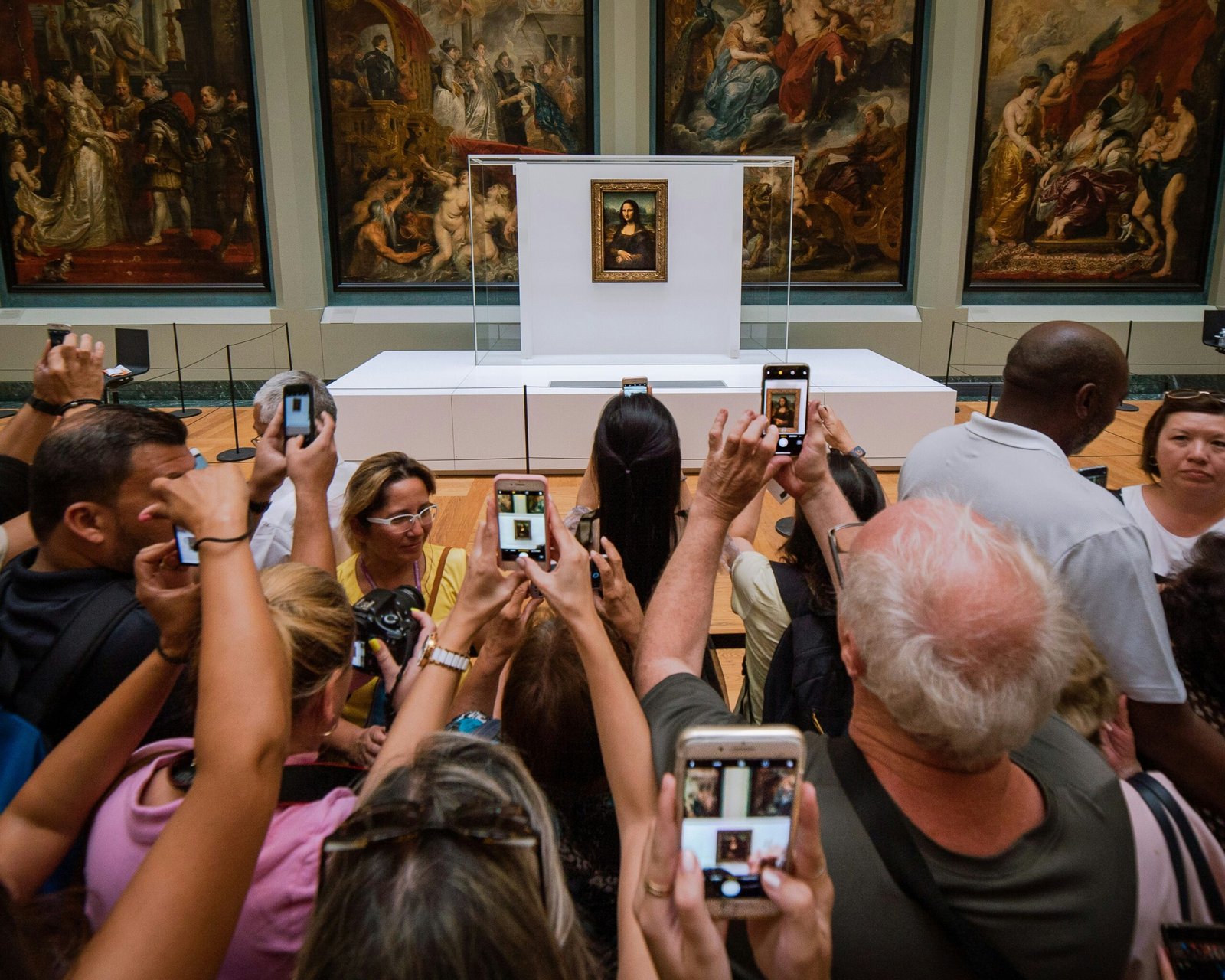 The Mona Lisa to Get Her Own Room at the…